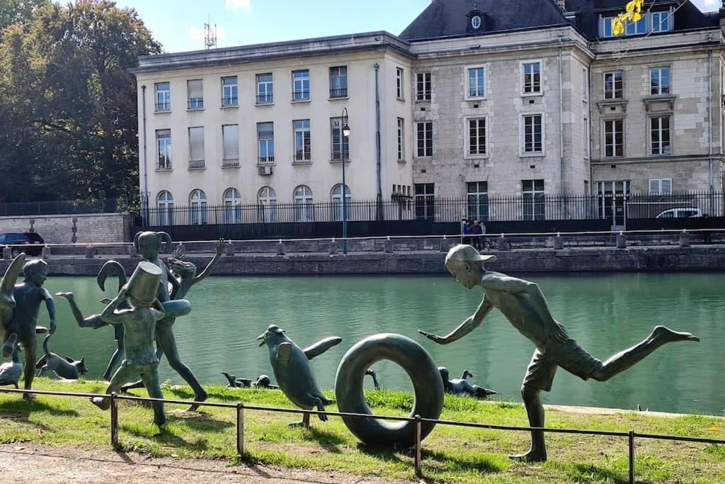 La Maison Des Delices Dosches Kültér fotó